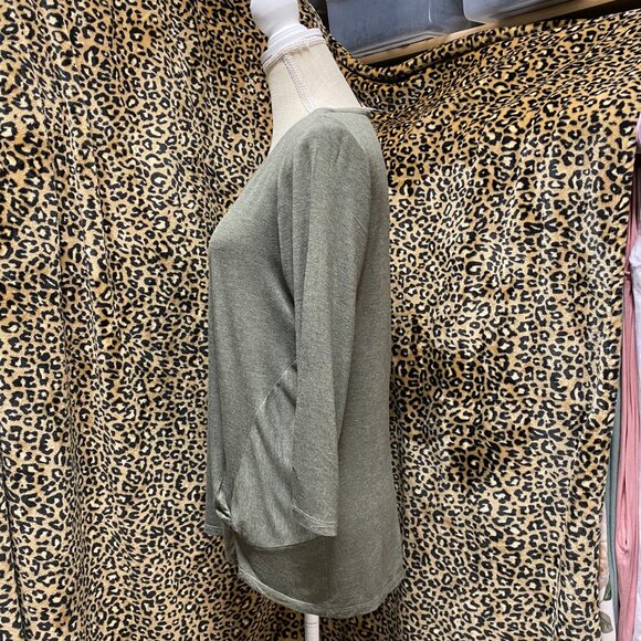 EUC*Jane & Delancy*¾ Sleeves*T-shirt style w/knotted hem - Picture 2 of 4